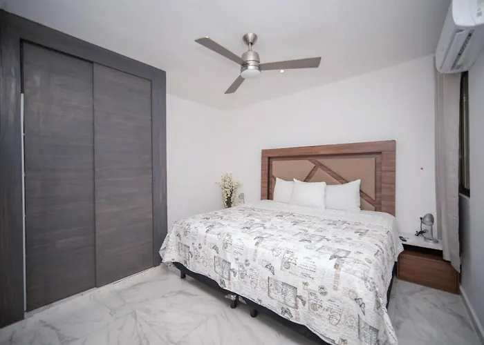 5ta Lia - Modern Steps Away From 5th Av And Close To The Playa del Carmen